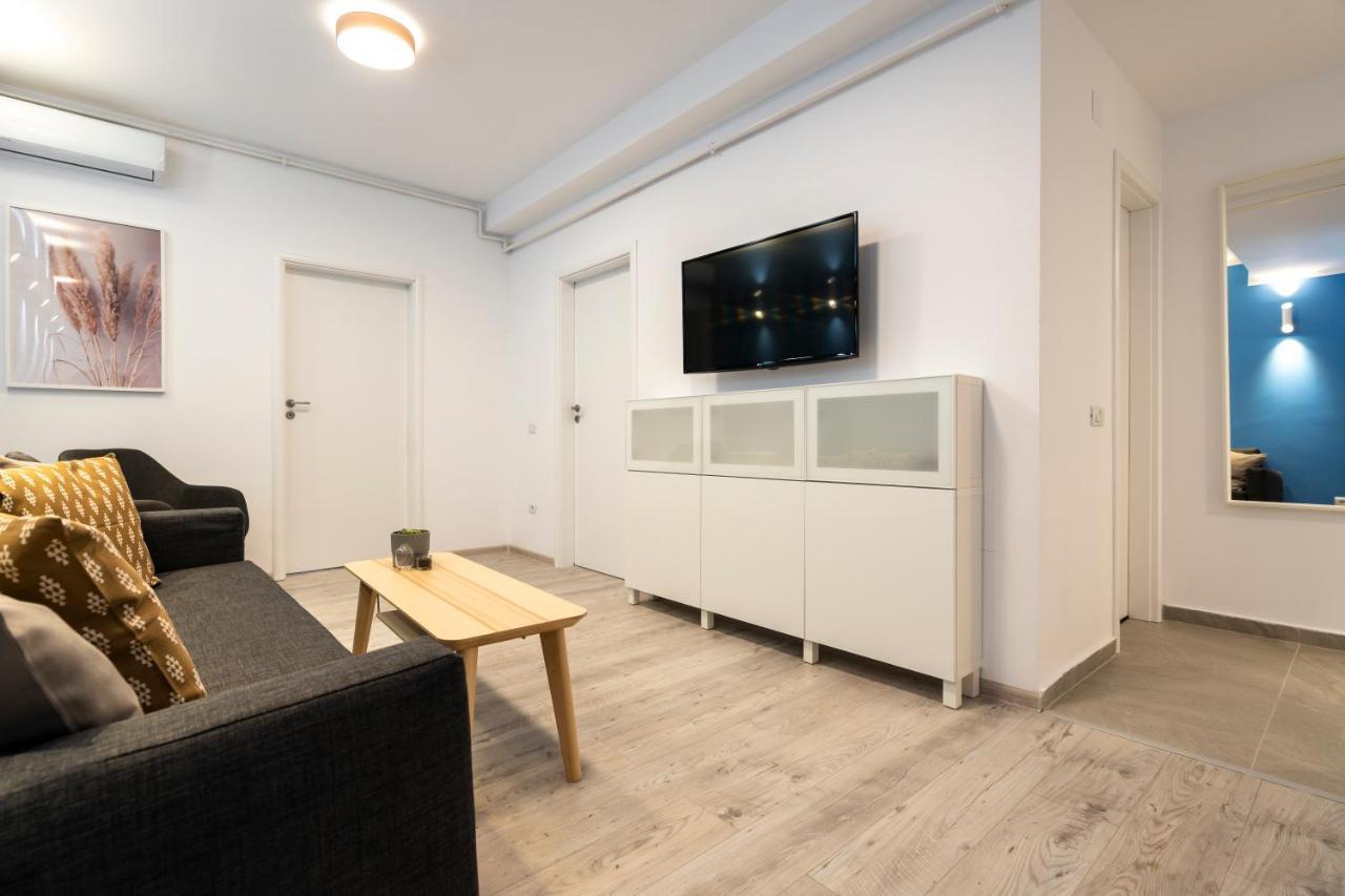 Blue Design Apartament In Magheru บูคาเรสต์ ภายนอก รูปภาพ